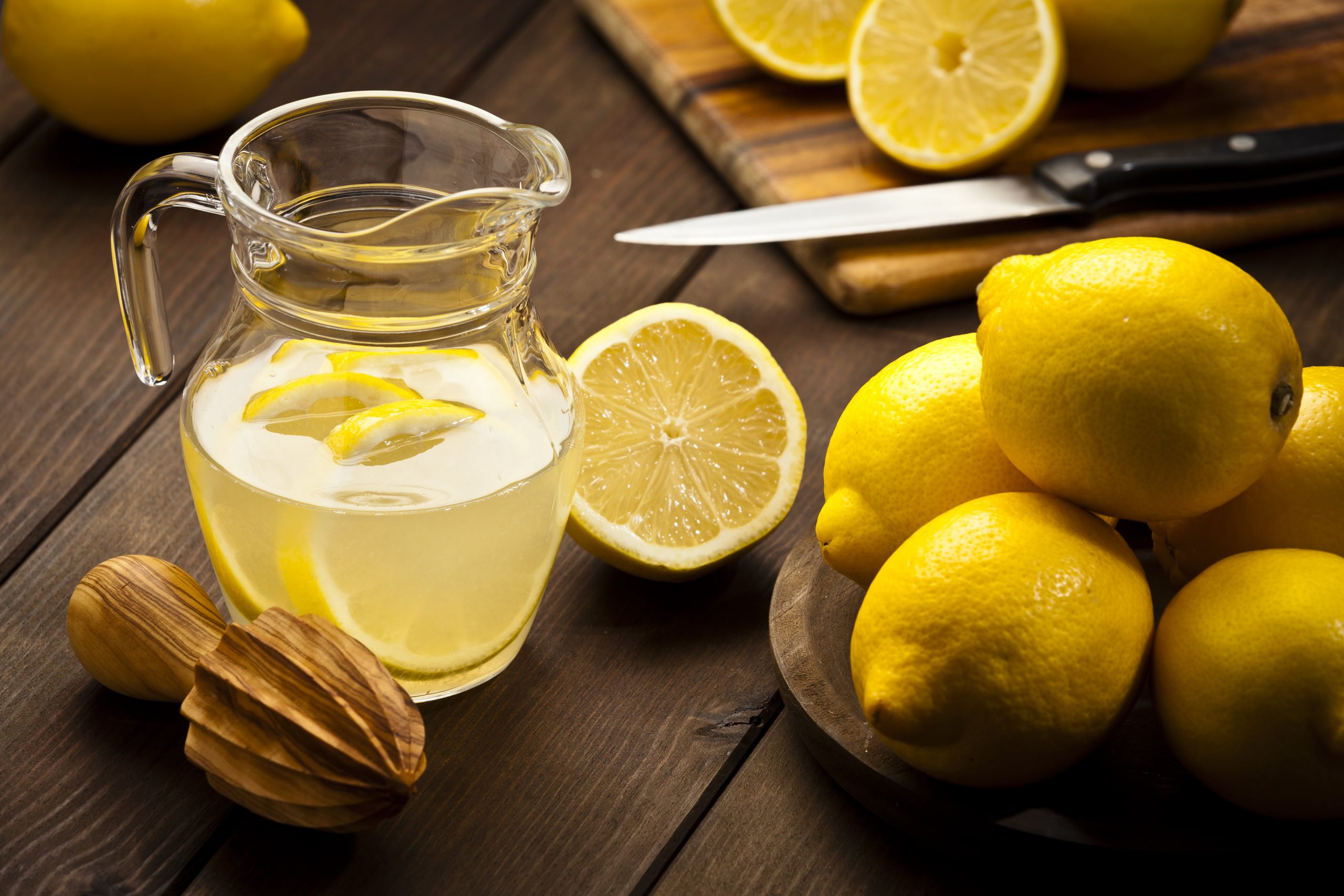 What health benefits do lemons have?