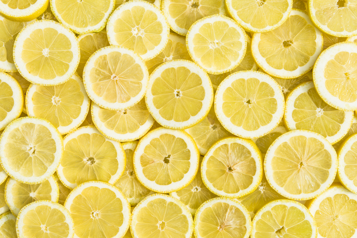 Is lemon good for a sore throat?