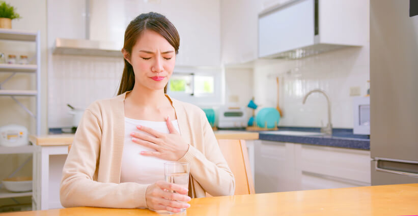 Can acid reflux cause a sore throat?